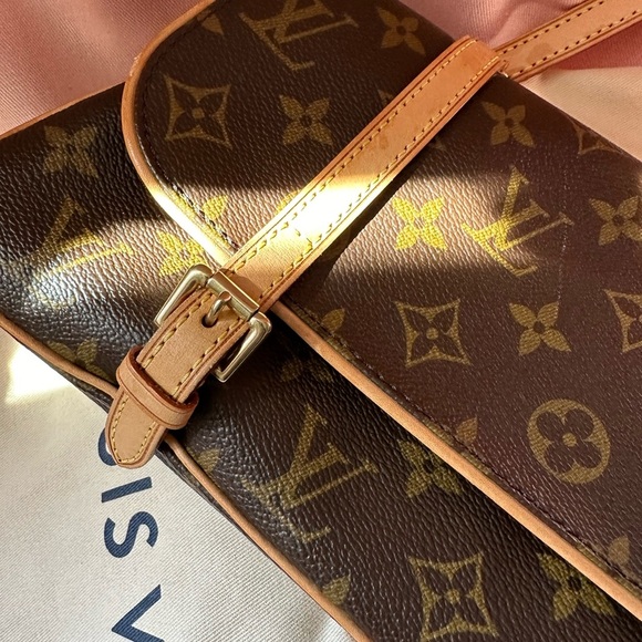 LOUIS VUITTON AUTHENTIC Monogram Pochette Marelle Pouch - Picture 9 of 16